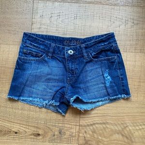 DL1961 Jean shorts. Lola.